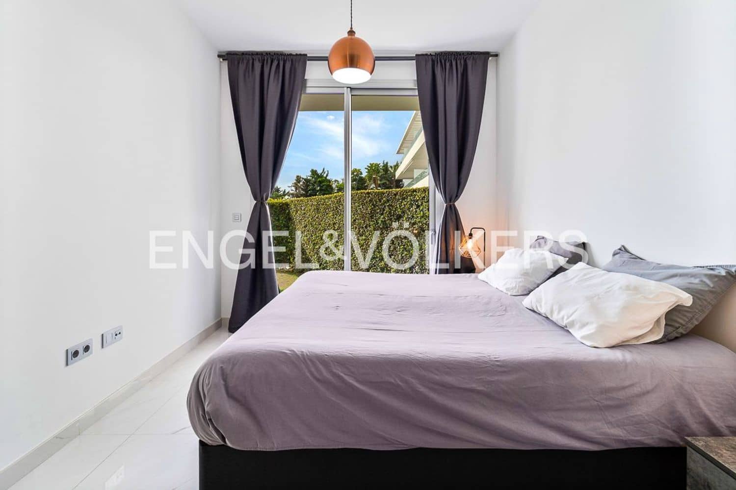 Apartamento de 4 habitaciones en New Golden Mile en venta con piscina garaje - 695.000 € (Ref: 9824531)