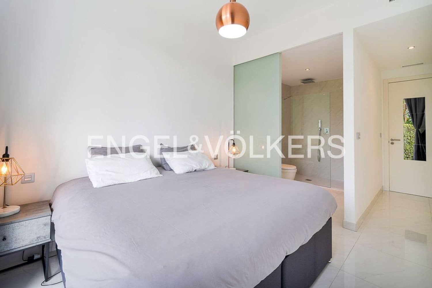 Apartamento de 4 habitaciones en New Golden Mile en venta con piscina garaje - 695.000 € (Ref: 9824531)