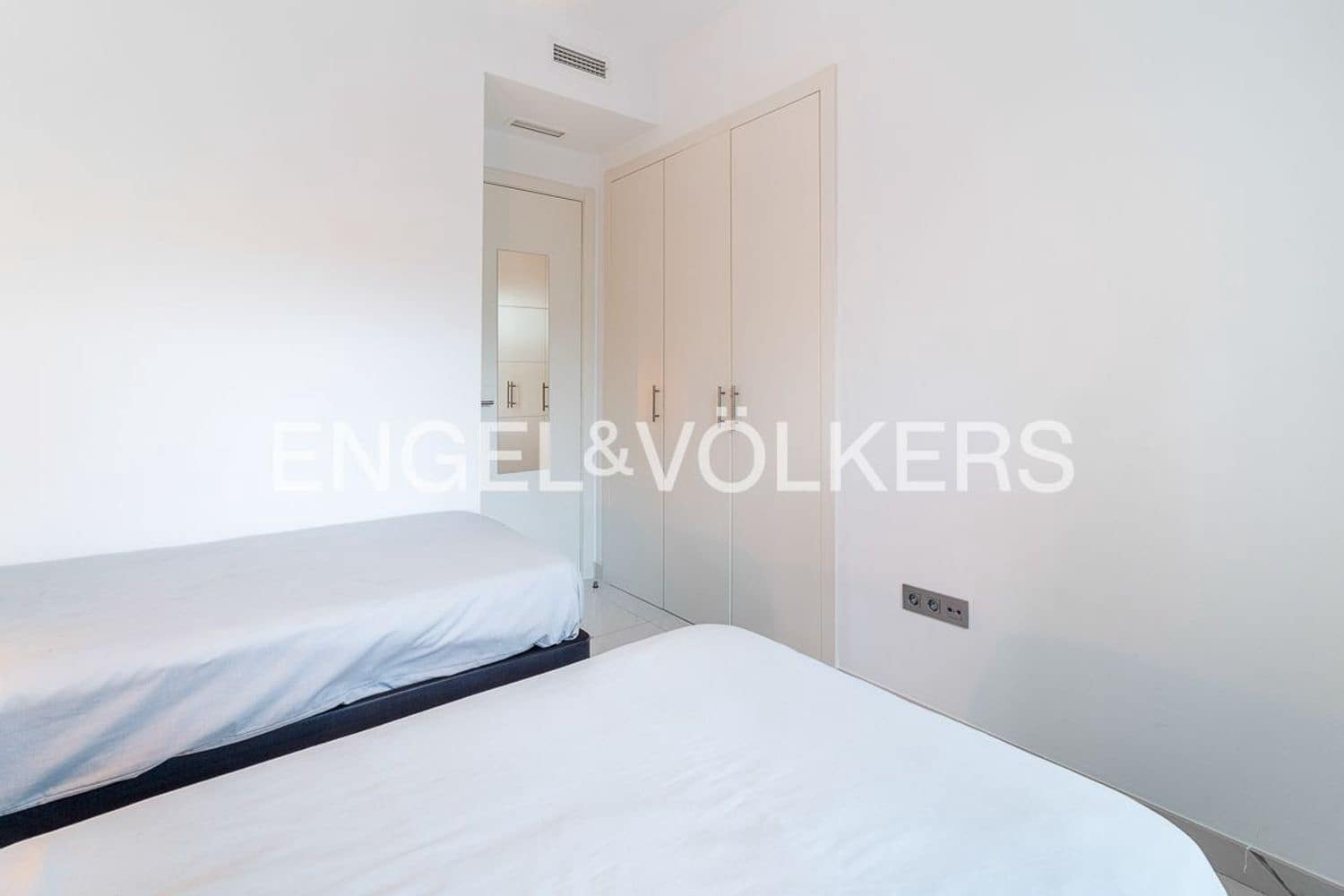 Apartamento de 4 habitaciones en New Golden Mile en venta con piscina garaje - 695.000 € (Ref: 9824531)