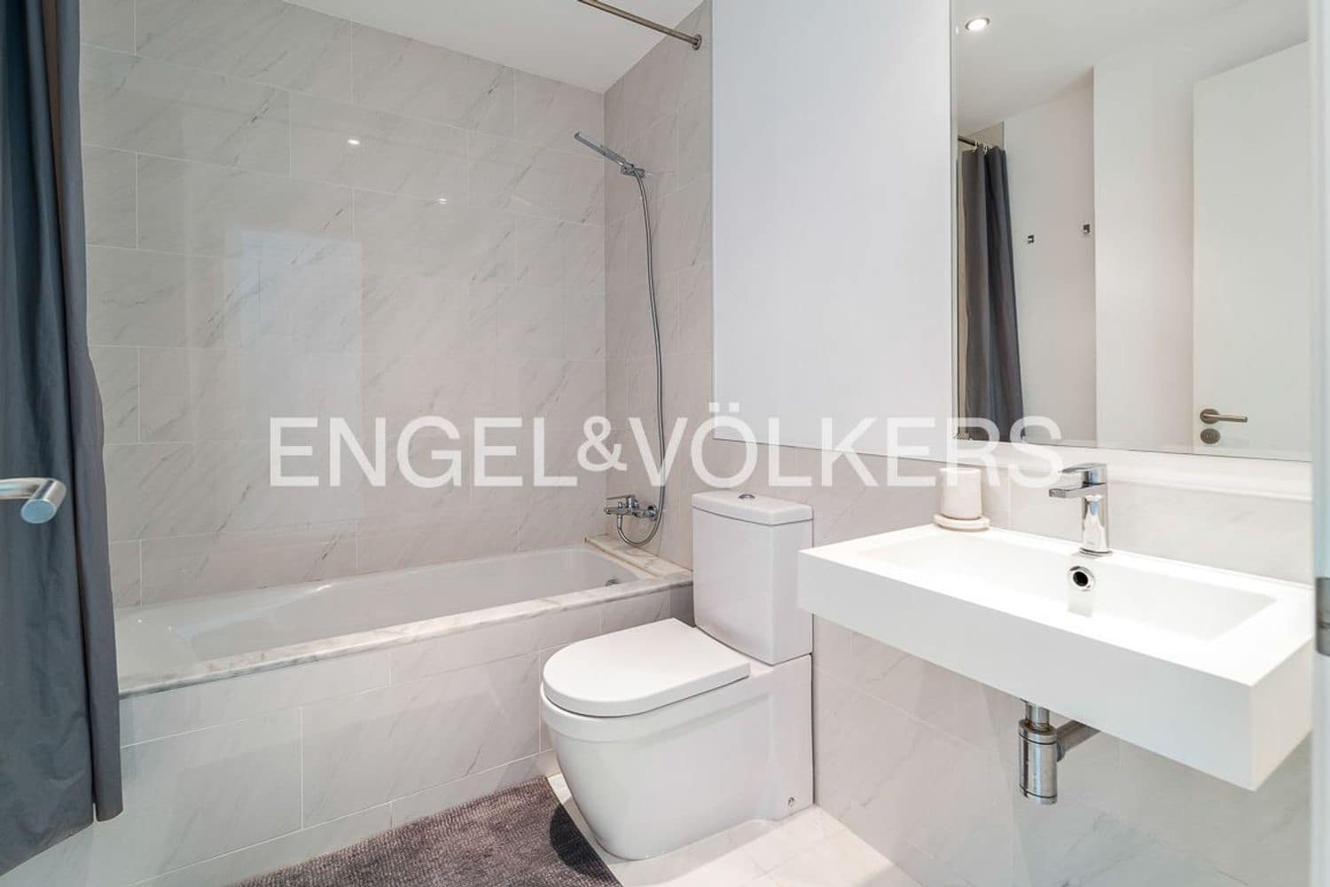 Apartamento de 4 habitaciones en New Golden Mile en venta con piscina garaje - 695.000 € (Ref: 9824531)