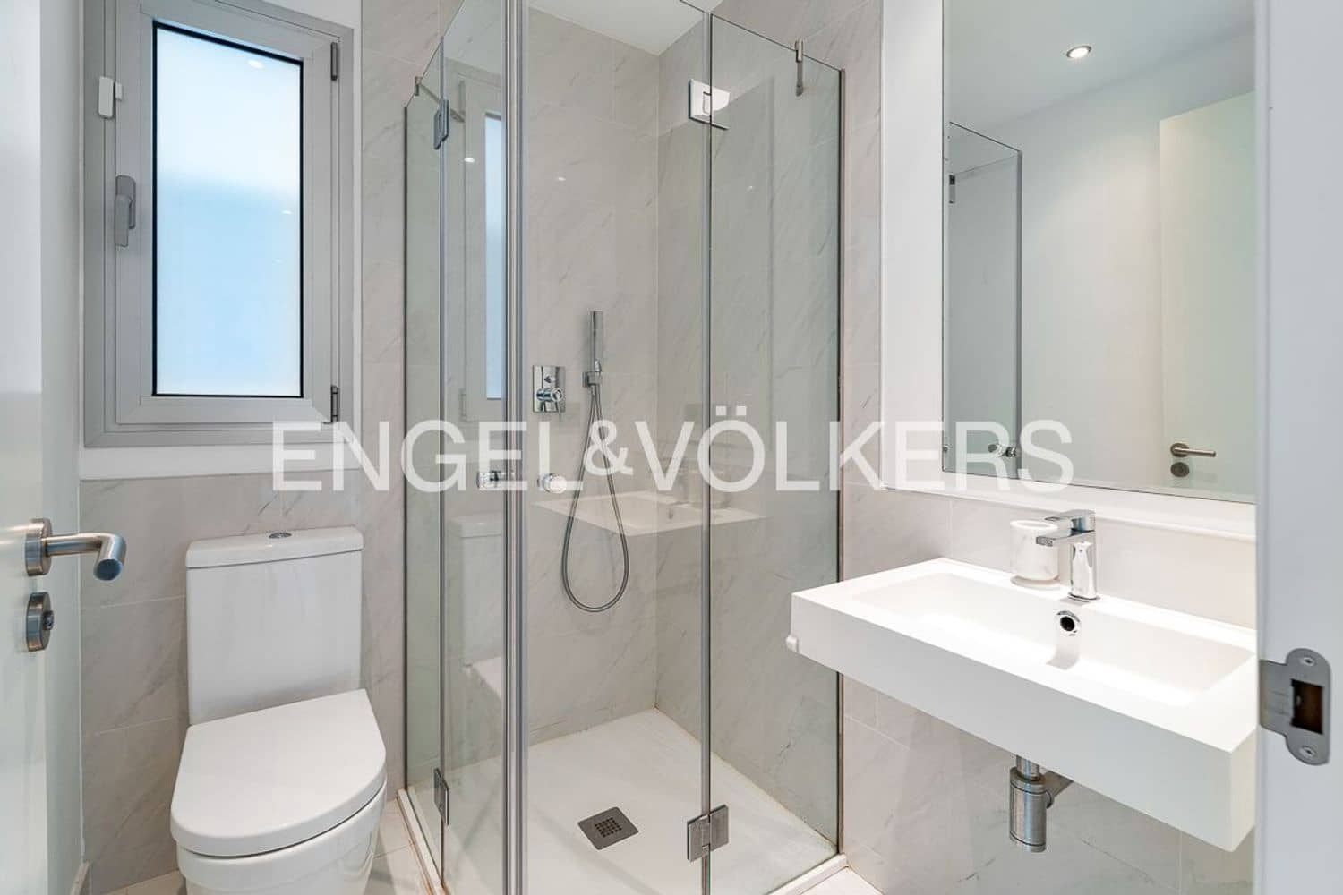Apartamento de 4 habitaciones en New Golden Mile en venta con piscina garaje - 695.000 € (Ref: 9824531)
