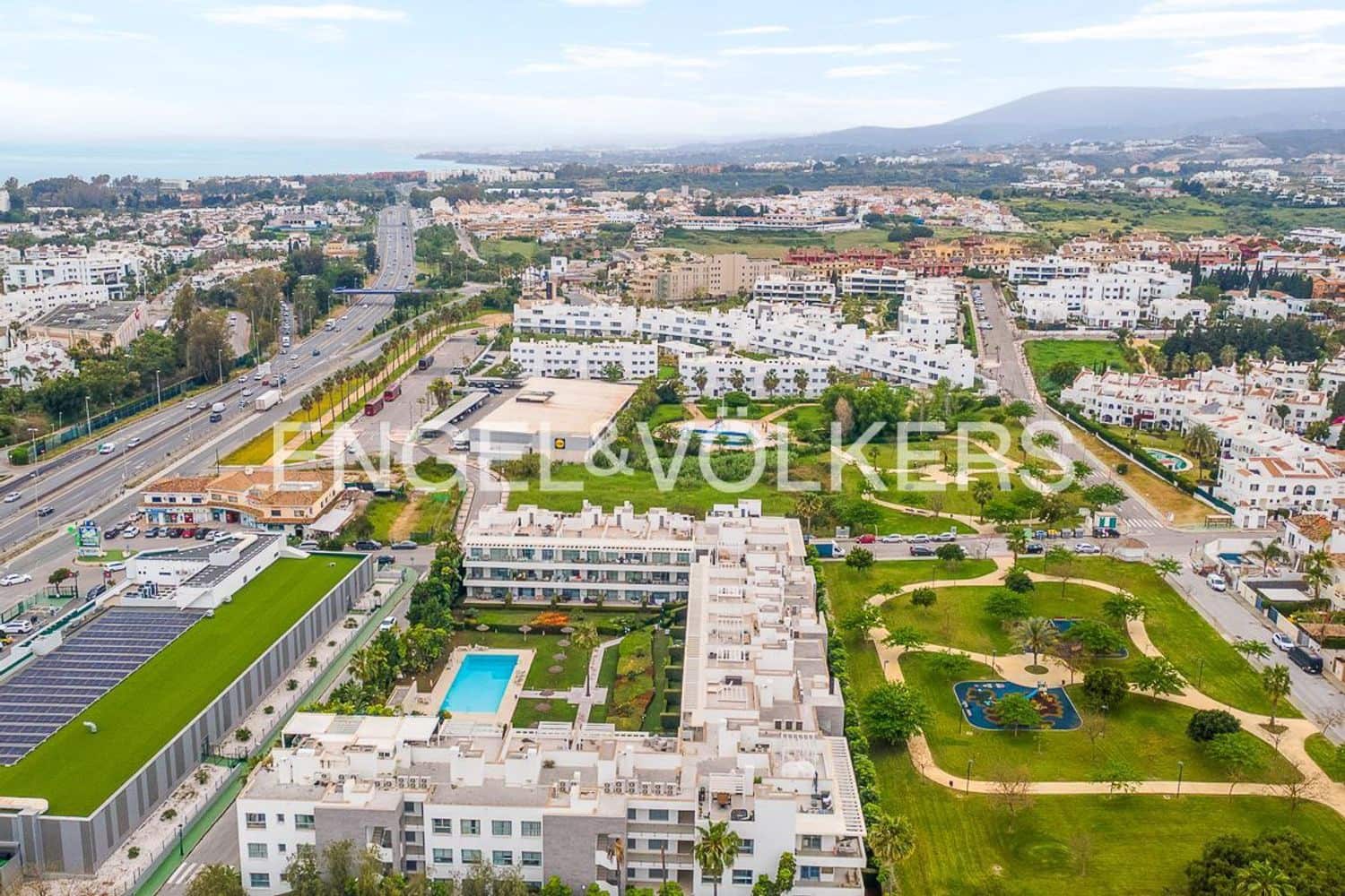 Apartamento de 4 habitaciones en New Golden Mile en venta con piscina garaje - 695.000 € (Ref: 9824531)