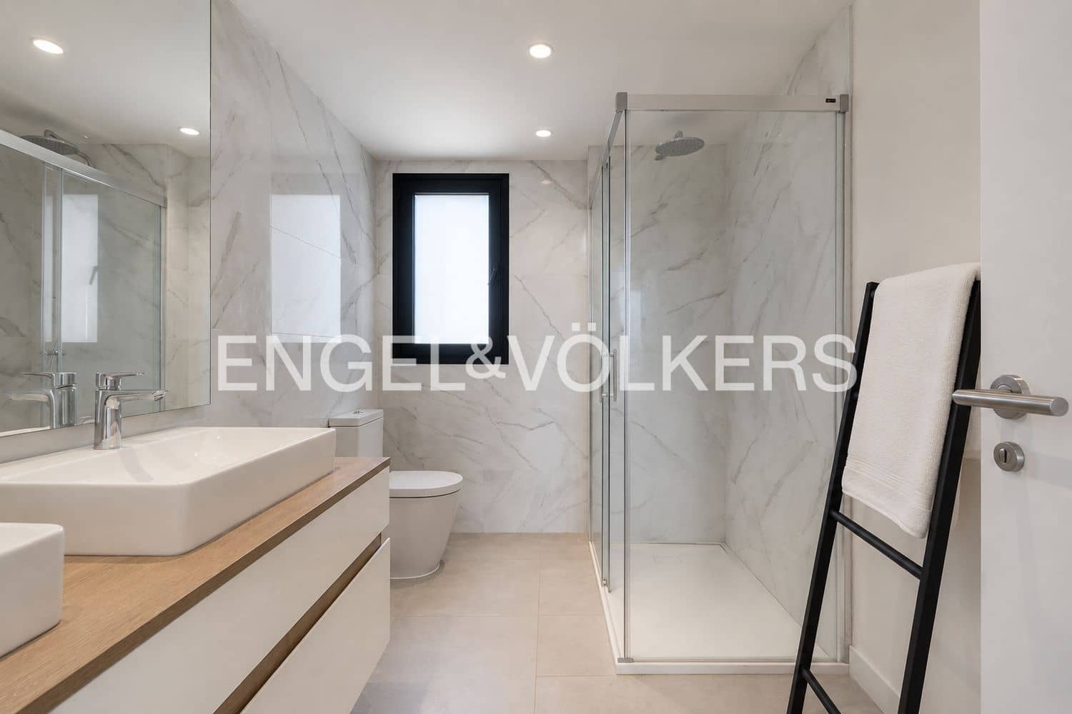 Apartamento de 3 habitaciones en New Golden Mile en venta con piscina garaje - 749.000 € (Ref: 9824532)