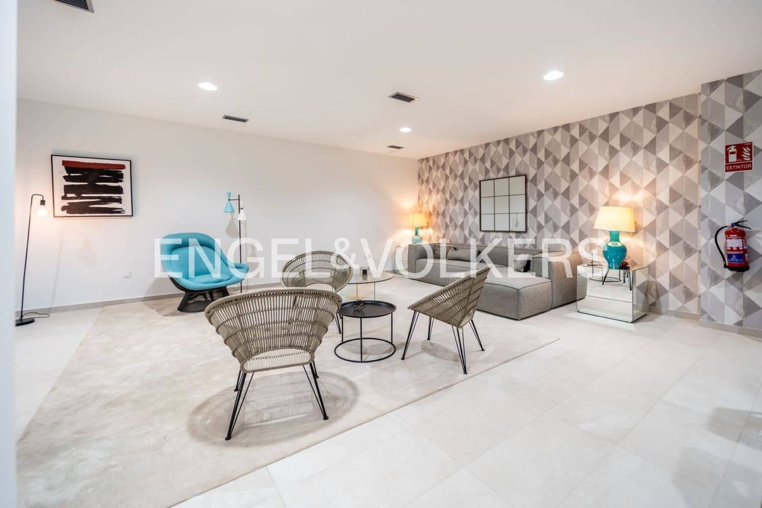 Apartamento de 3 habitaciones en New Golden Mile en venta con piscina garaje - 749.000 € (Ref: 9824532)