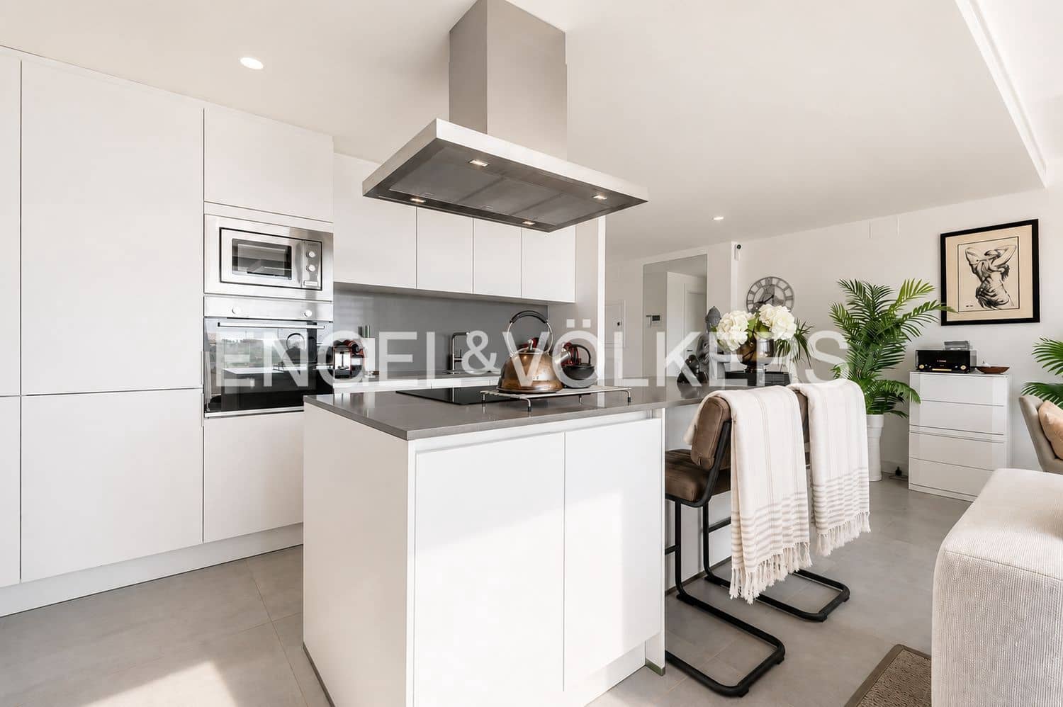 Apartamento de 3 habitaciones en New Golden Mile en venta con piscina garaje - 749.000 € (Ref: 9824532)