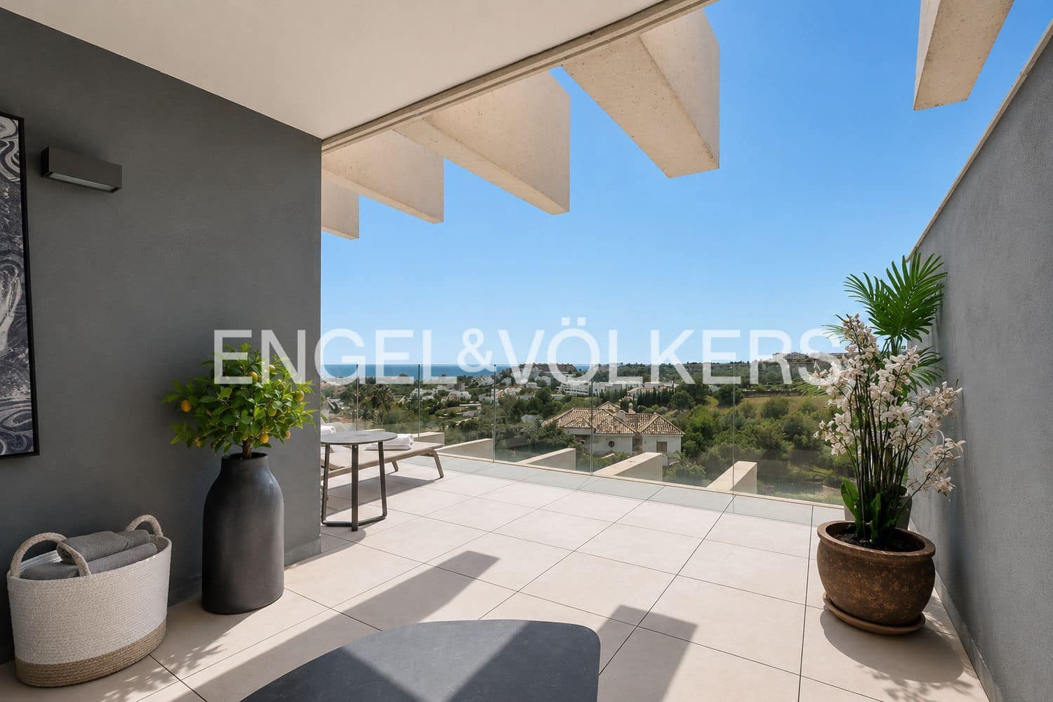 Apartamento de 3 habitaciones en New Golden Mile en venta con piscina garaje - 749.000 € (Ref: 9824532)