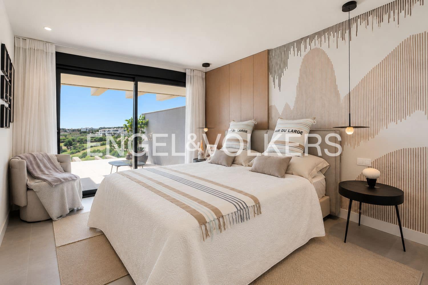 Apartamento de 3 habitaciones en New Golden Mile en venta con piscina garaje - 749.000 € (Ref: 9824532)