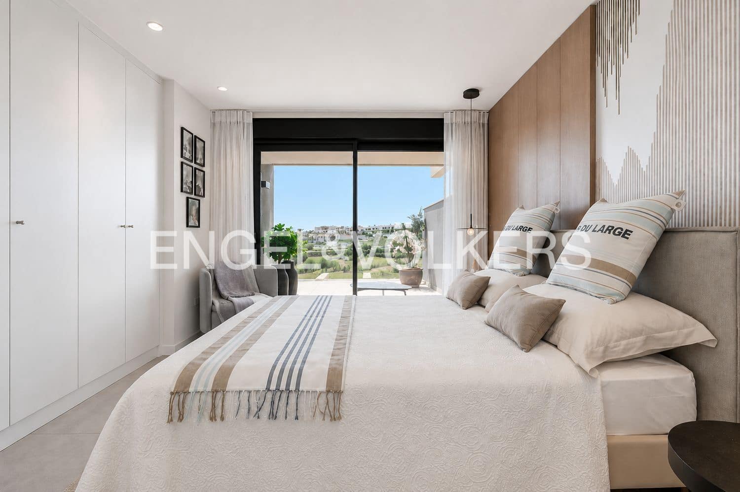 Apartamento de 3 habitaciones en New Golden Mile en venta con piscina garaje - 749.000 € (Ref: 9824532)