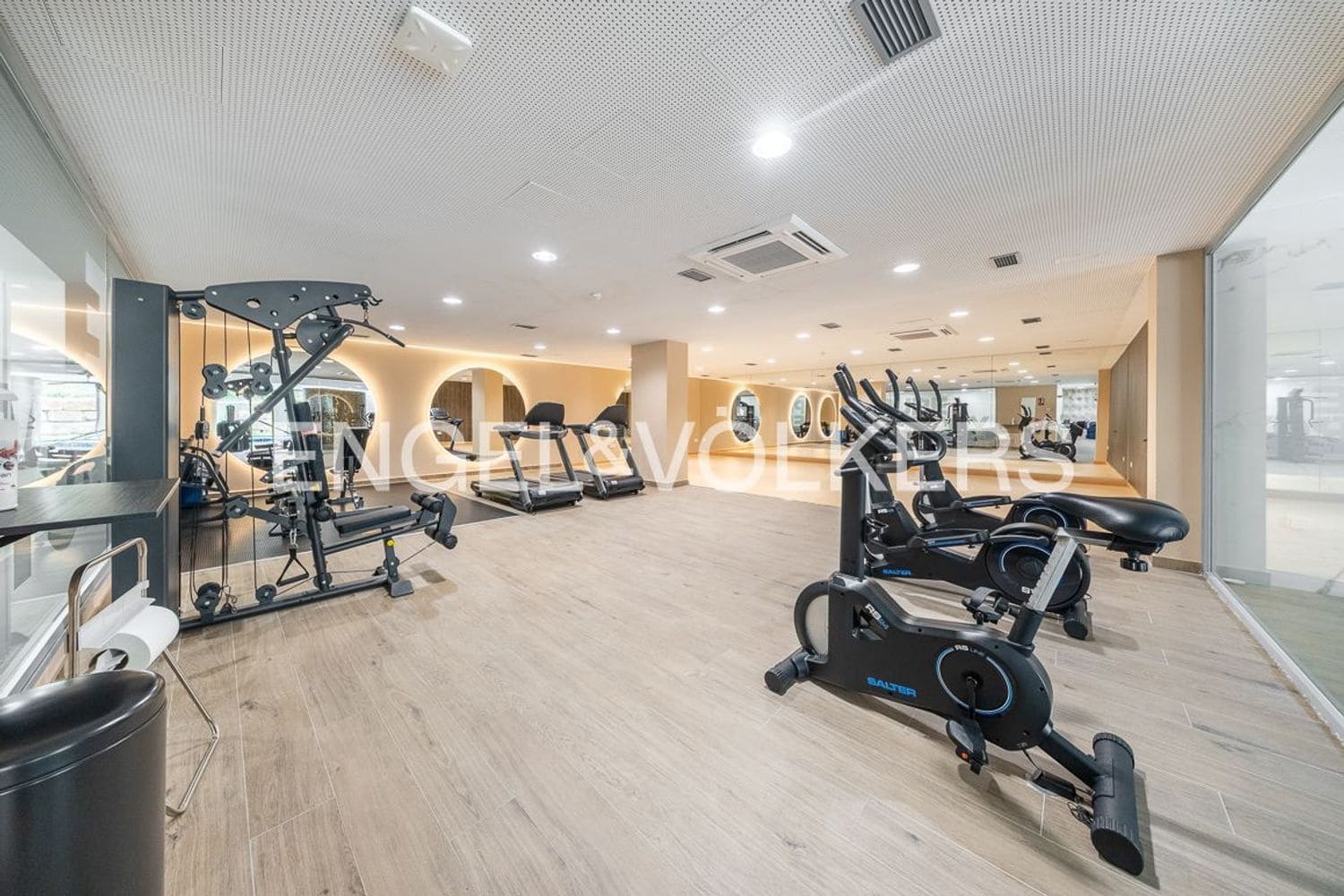 Apartamento de 3 habitaciones en New Golden Mile en venta con piscina garaje - 749.000 € (Ref: 9824532)