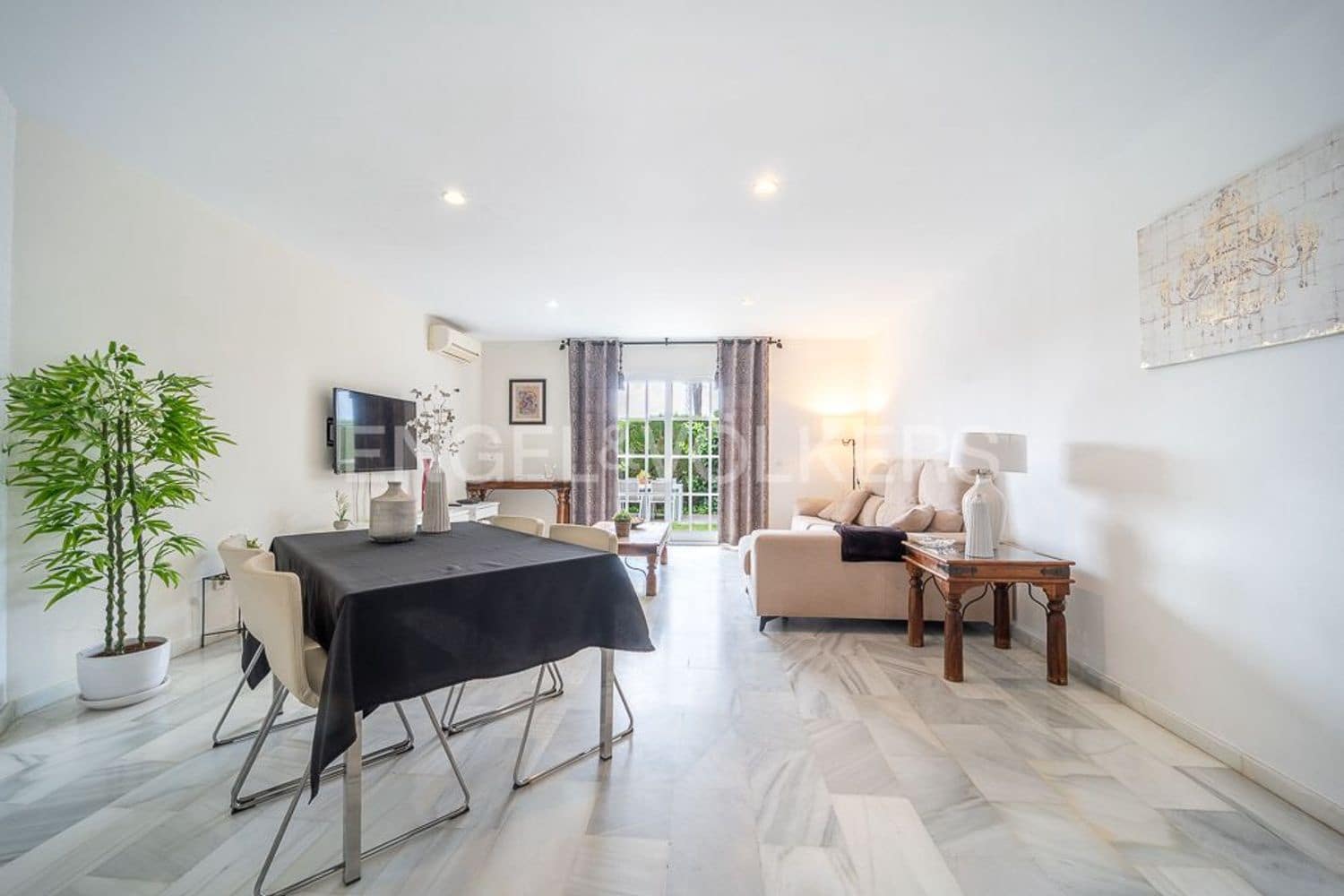 3 sovrum Hus till salu i New Golden Mile med pool garage - 595 000 € (Ref: 9824533)