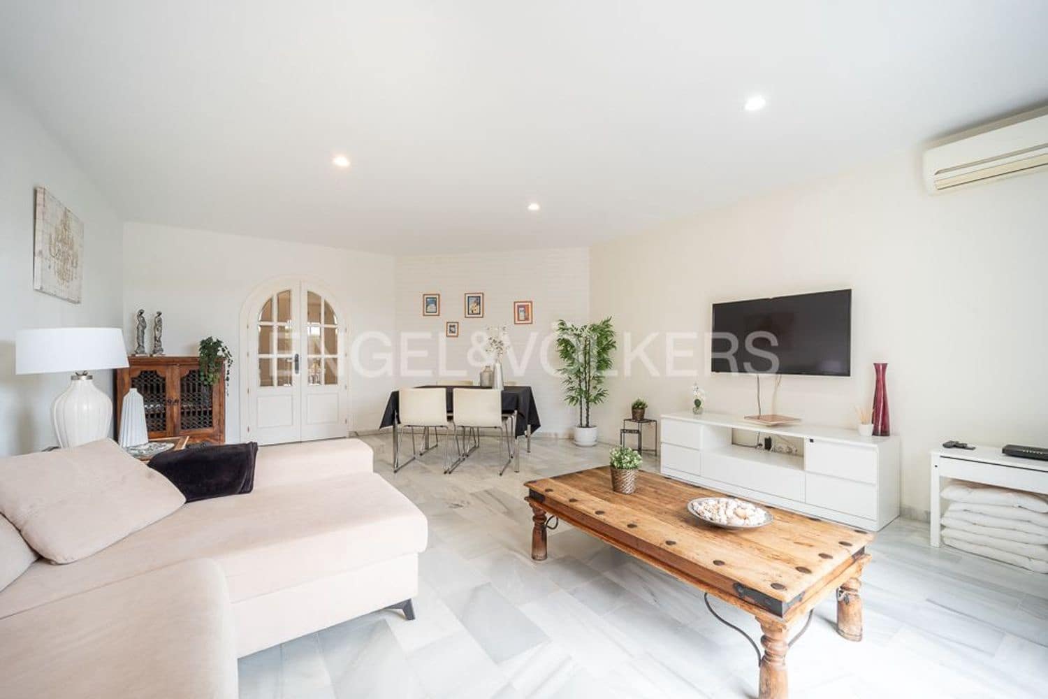 3 sovrum Hus till salu i New Golden Mile med pool garage - 595 000 € (Ref: 9824533)