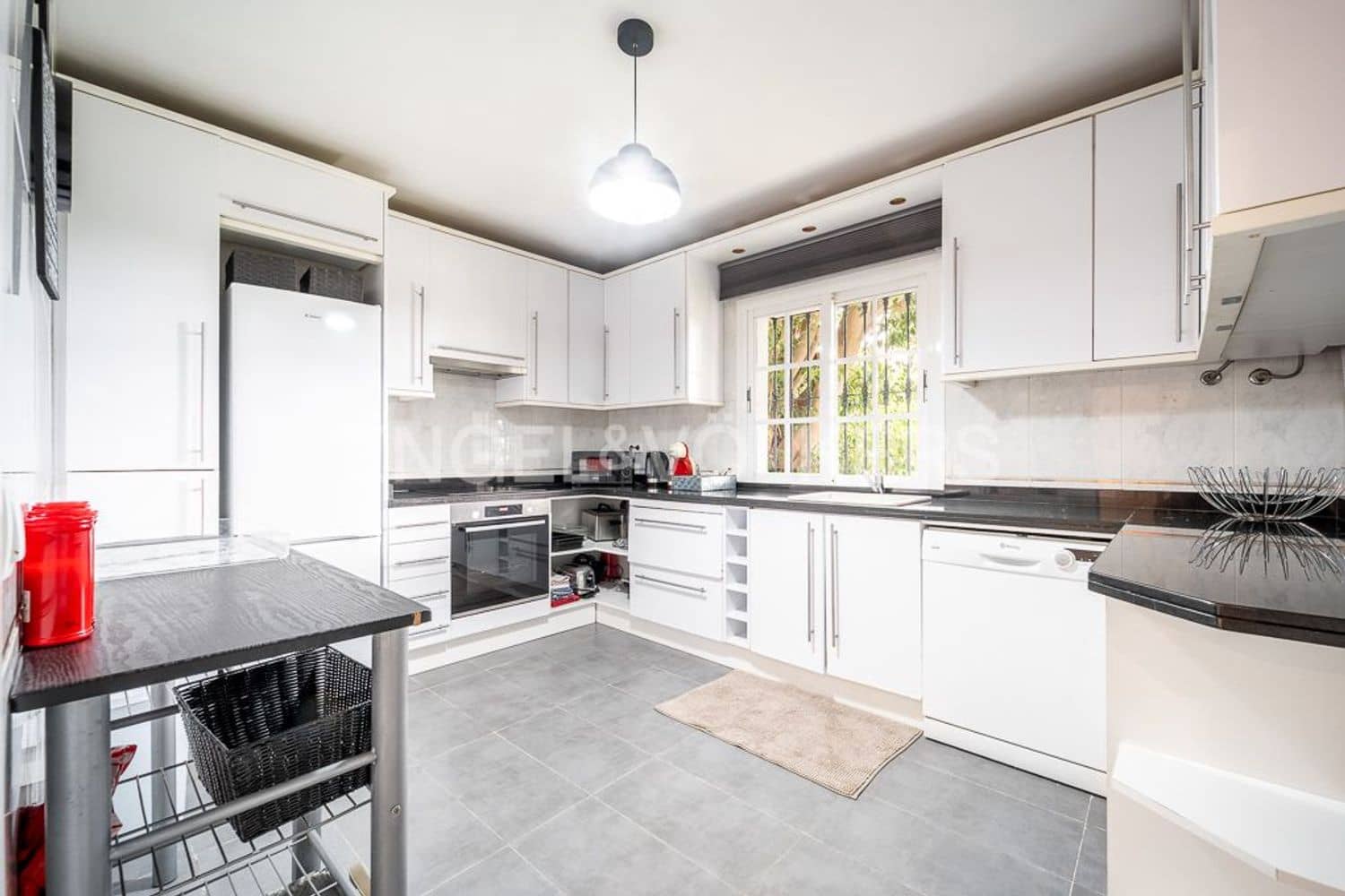 3 sovrum Hus till salu i New Golden Mile med pool garage - 595 000 € (Ref: 9824533)