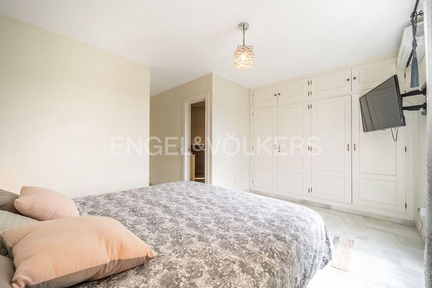 3 sovrum Hus till salu i New Golden Mile med pool garage - 595 000 € (Ref: 9824533)