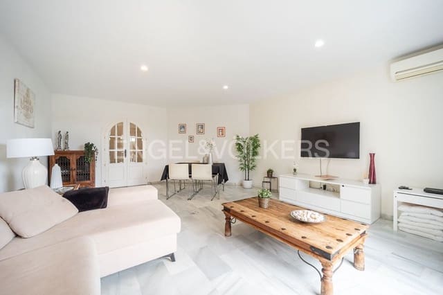 Casa de 3 habitaciones en Bel-Air, Estepona en venta con piscina garaje - 595.000 € (Ref: 9824533)