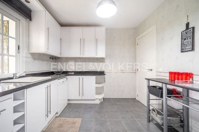 Casa de 3 habitaciones en Bel-Air, Estepona en venta con piscina garaje - 595.000 € (Ref: 9824533)