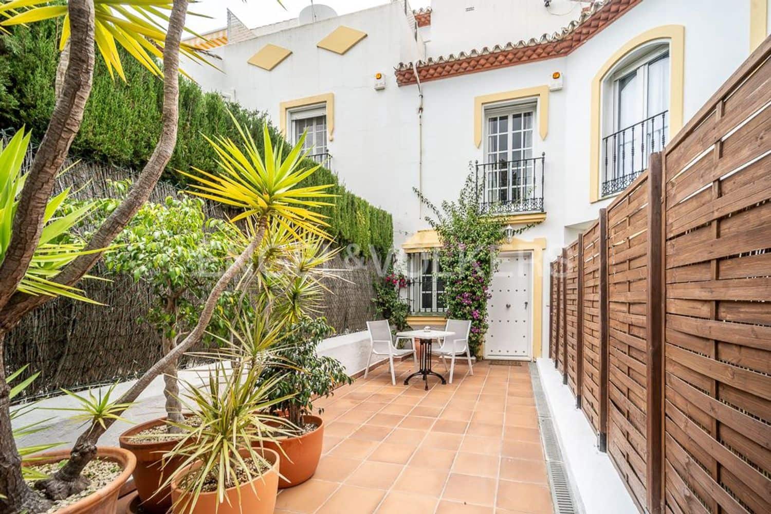 3 sovrum Hus till salu i New Golden Mile med pool garage - 595 000 € (Ref: 9824533)