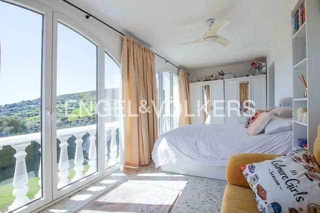 4 chambre Villa/Maison à vendre à Altos de Estepona, Estepona avec piscine garage - 765 000 € (Ref: 9824534)
