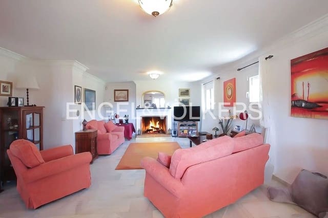 4 chambre Villa/Maison à vendre à Altos de Estepona, Estepona avec piscine garage - 765 000 € (Ref: 9824534)