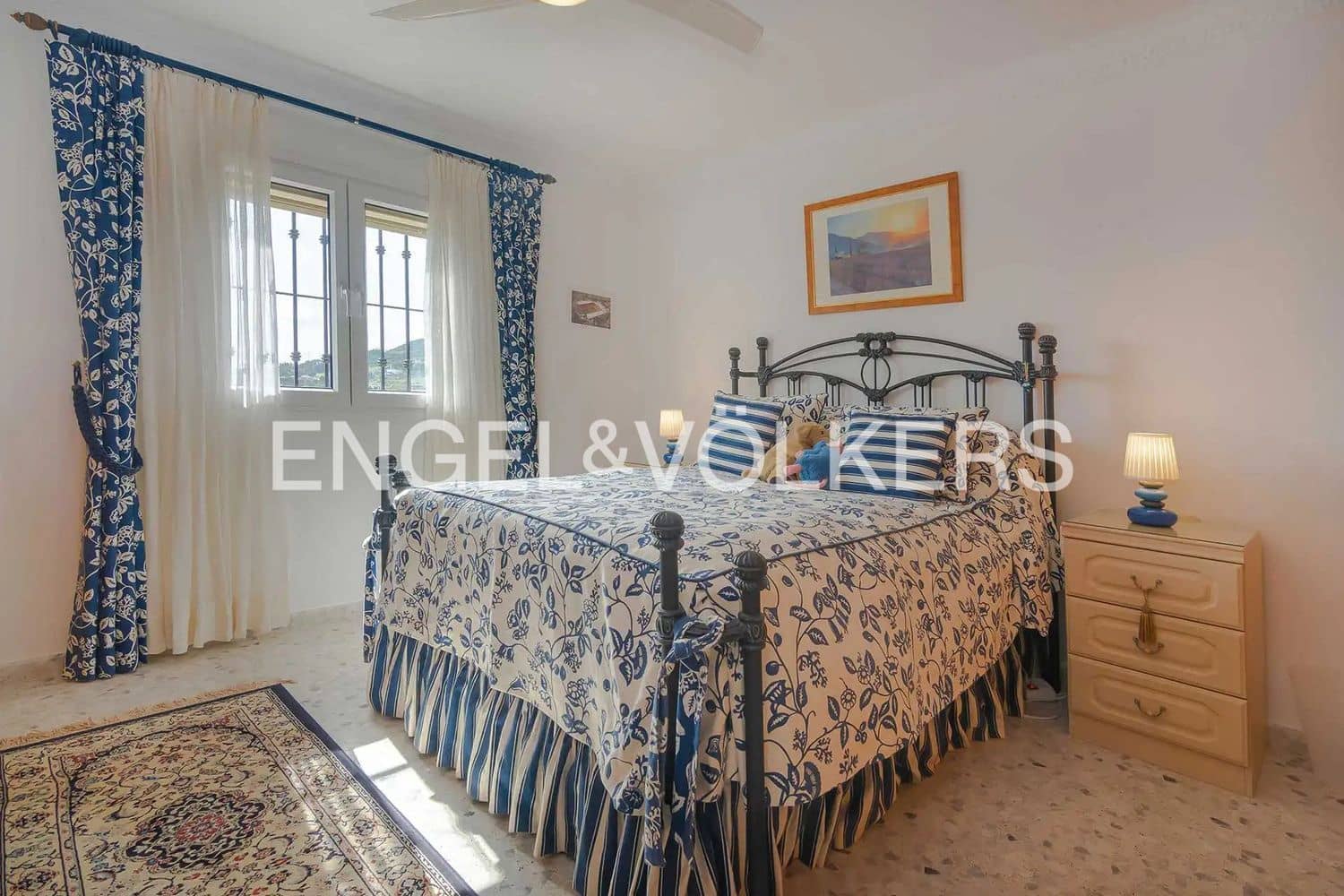 4 bedroom Villa for sale in Estepona with pool garage - € 765,000 (Ref: 9824534)
