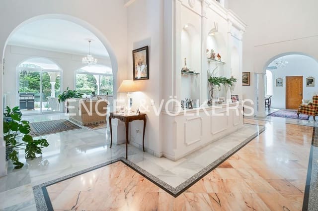 5 makuuhuone Huvila myytävänä paikassa Atalaya-Isdabe, Estepona mukana uima-altaan 
autotalli - 4 300 000 € (Ref: 9824535)