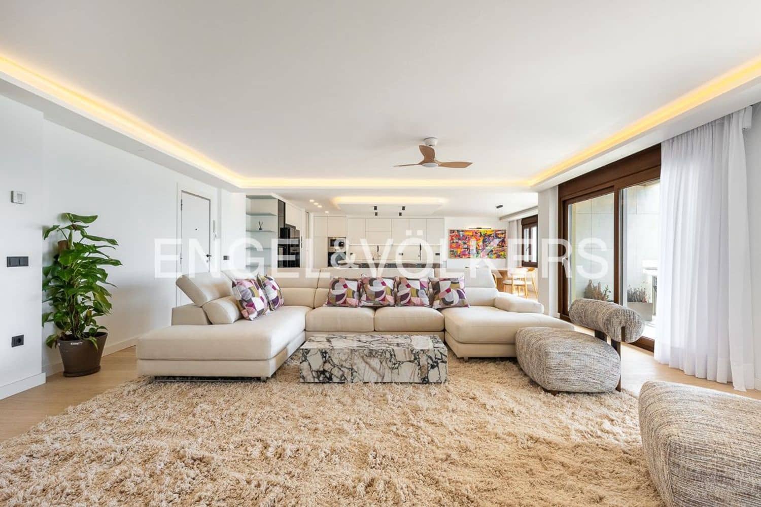 3 soveværelse Lejlighed til salg i Estepona med garage - € 1.999.995 (Ref: 9864080)