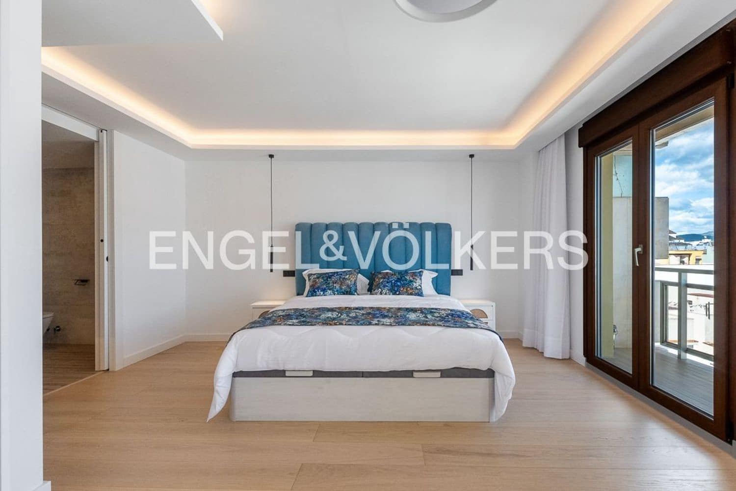 3 soveværelse Lejlighed til salg i Estepona med garage - € 1.999.995 (Ref: 9864080)