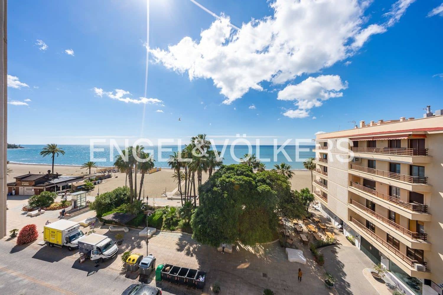 3 soveværelse Lejlighed til salg i Estepona med garage - € 1.999.995 (Ref: 9864080)
