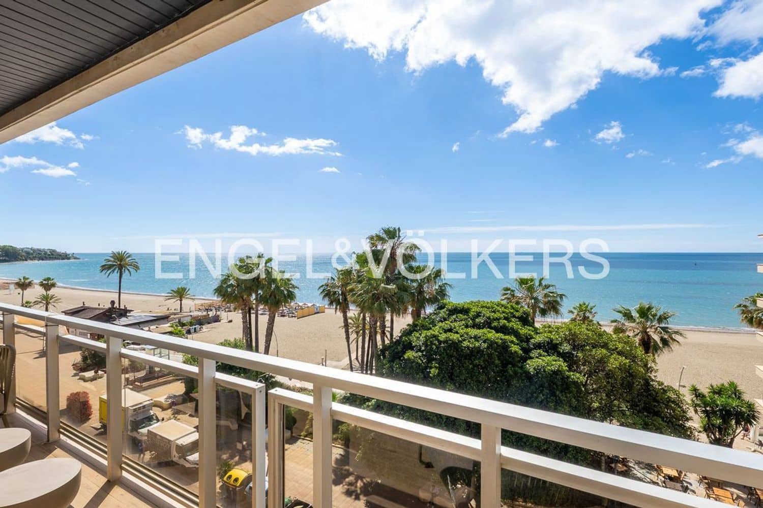 3 soveværelse Lejlighed til salg i Estepona med garage - € 1.999.995 (Ref: 9864080)