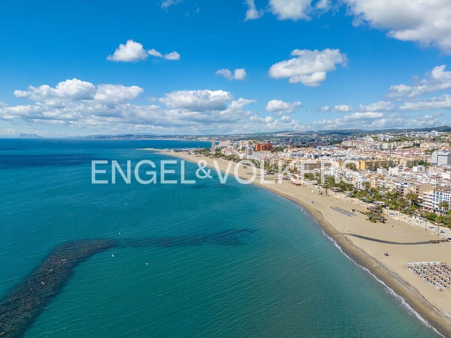 3 soveværelse Lejlighed til salg i Estepona med garage - € 1.999.995 (Ref: 9864080)