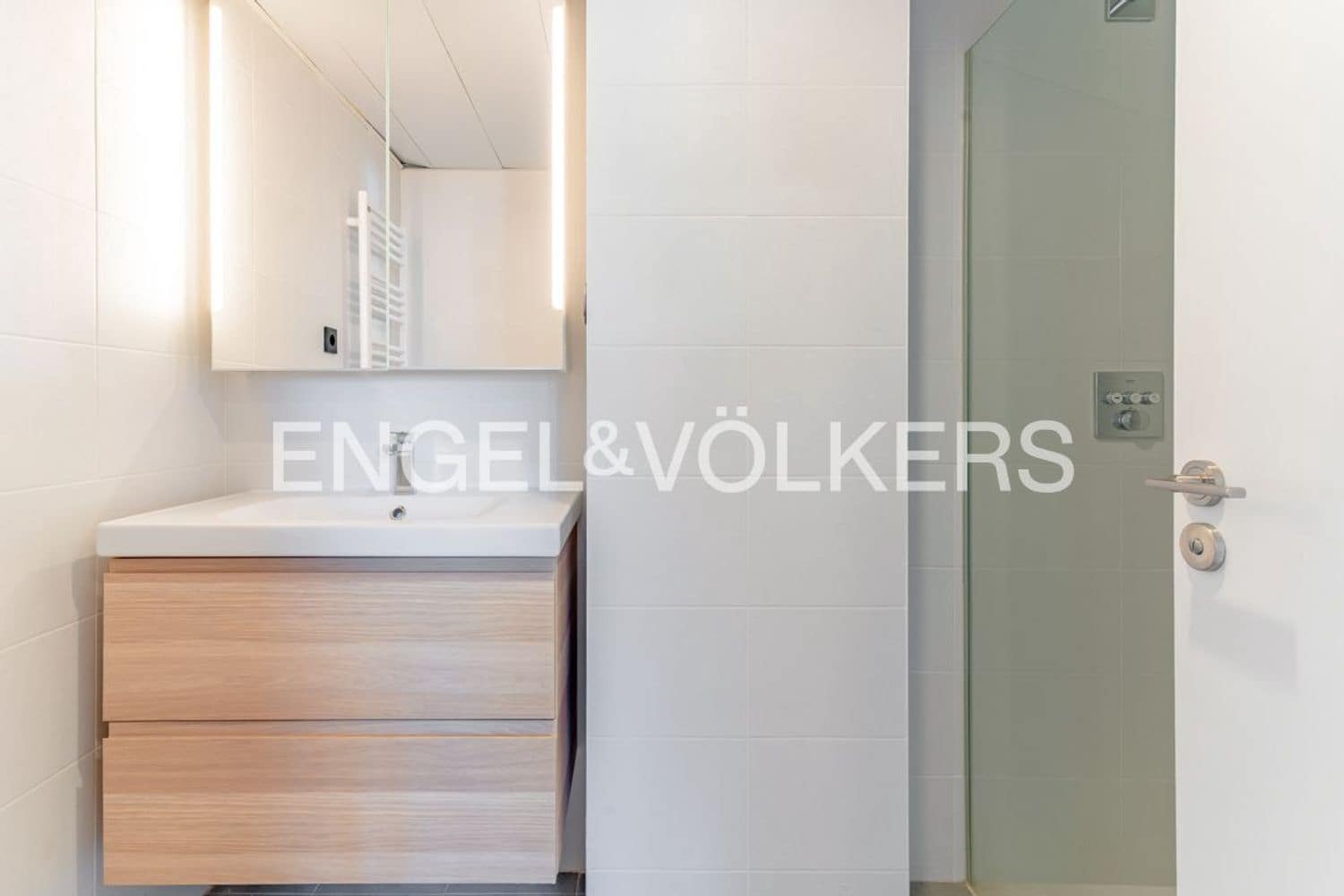 2 chambre Appartement à vendre à Estepona avec piscine garage - 1 499 000 € (Ref: 9864081)