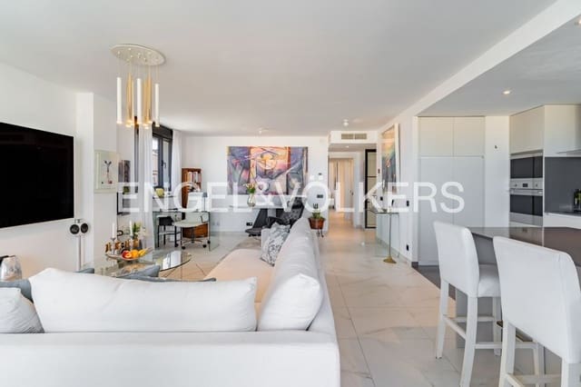 2 chambre Appartement à vendre à Parque Central, Estepona avec piscine garage - 1 499 000 € (Ref: 9864081)