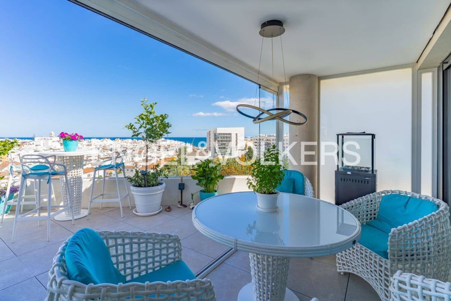 2 chambre Appartement à vendre à Estepona avec piscine garage - 1 499 000 € (Ref: 9864081)