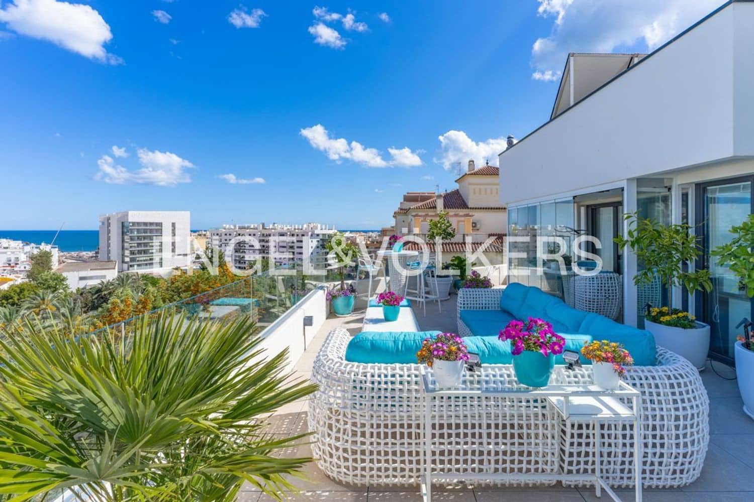 2 chambre Appartement à vendre à Estepona avec piscine garage - 1 499 000 € (Ref: 9864081)