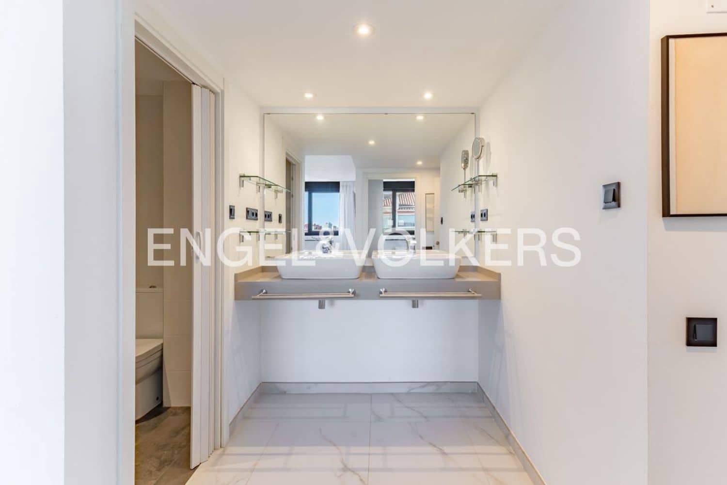 2 chambre Appartement à vendre à Estepona avec piscine garage - 1 499 000 € (Ref: 9864081)