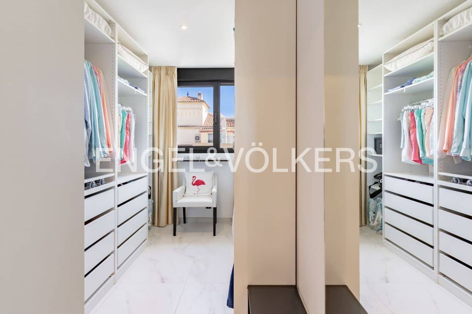 2 chambre Appartement à vendre à Estepona avec piscine garage - 1 499 000 € (Ref: 9864081)