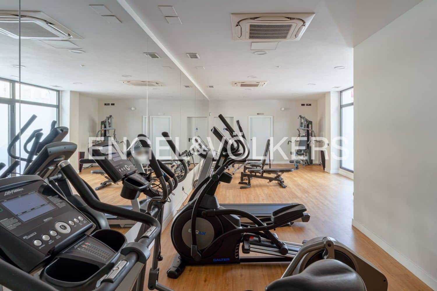 2 chambre Appartement à vendre à Estepona avec piscine garage - 1 499 000 € (Ref: 9864081)