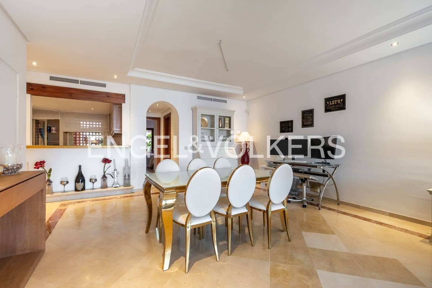 2 bedroom Apartment for sale in Guadalmansa with pool garage - € 1,475,000 (Ref: 9864082)