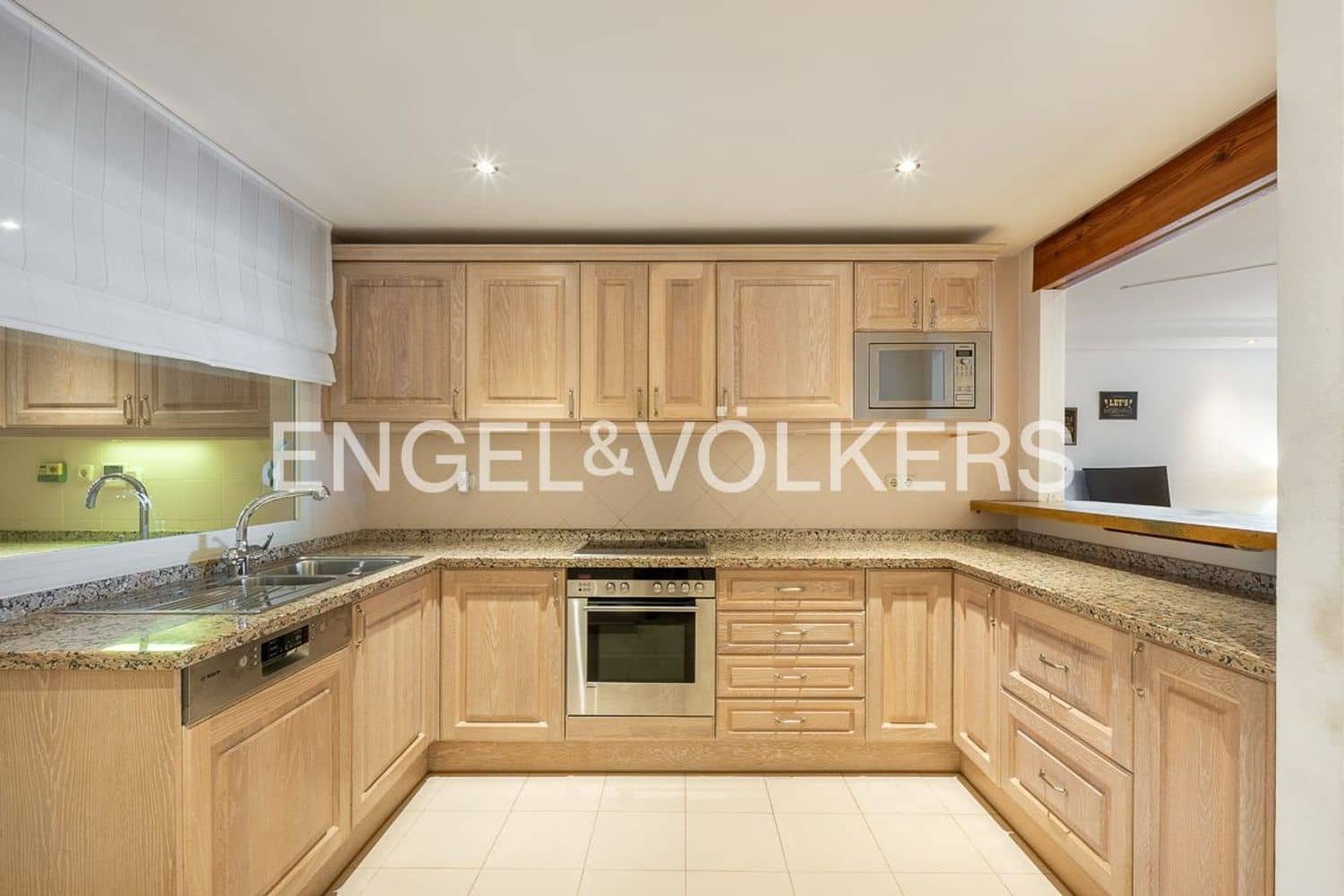 2 bedroom Apartment for sale in Guadalmansa with pool garage - € 1,475,000 (Ref: 9864082)