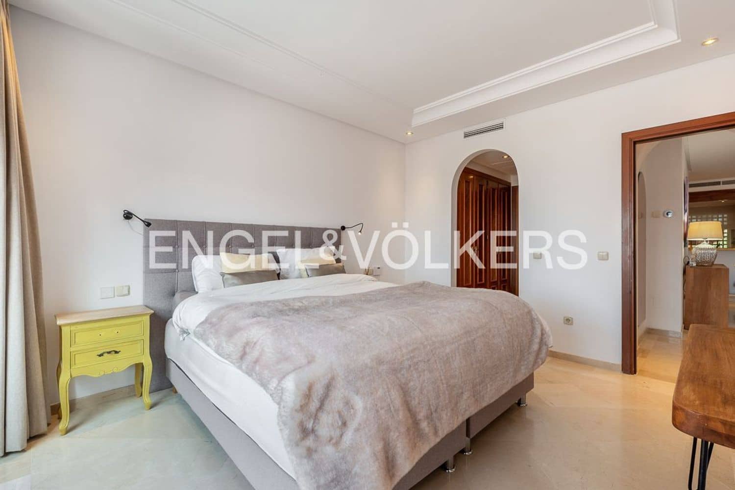 2 bedroom Apartment for sale in Guadalmansa with pool garage - € 1,475,000 (Ref: 9864082)