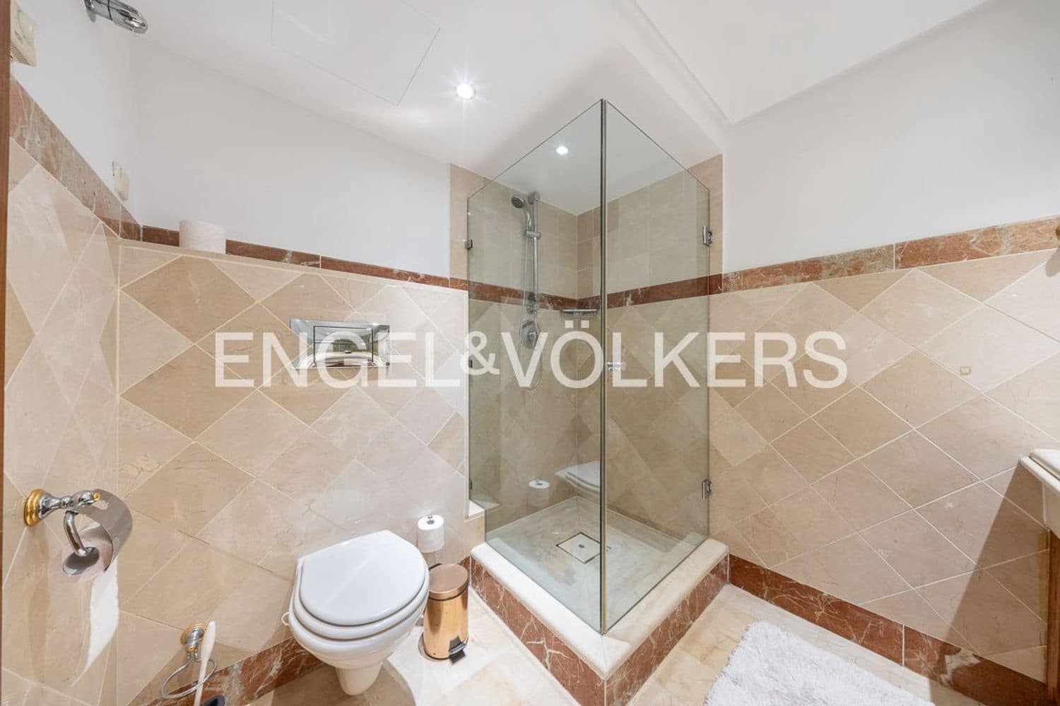 2 bedroom Apartment for sale in Guadalmansa with pool garage - € 1,475,000 (Ref: 9864082)