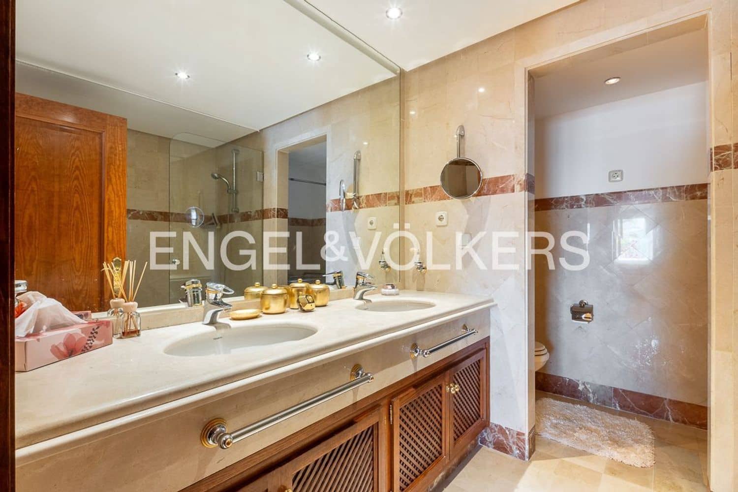 2 bedroom Apartment for sale in Guadalmansa with pool garage - € 1,475,000 (Ref: 9864082)