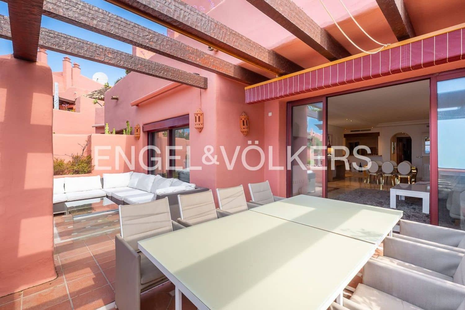2 bedroom Apartment for sale in Guadalmansa with pool garage - € 1,475,000 (Ref: 9864082)