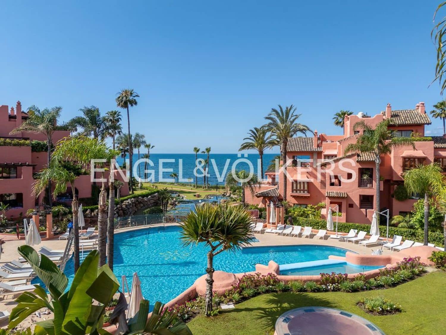 2 bedroom Apartment for sale in Guadalmansa with pool garage - € 1,475,000 (Ref: 9864082)