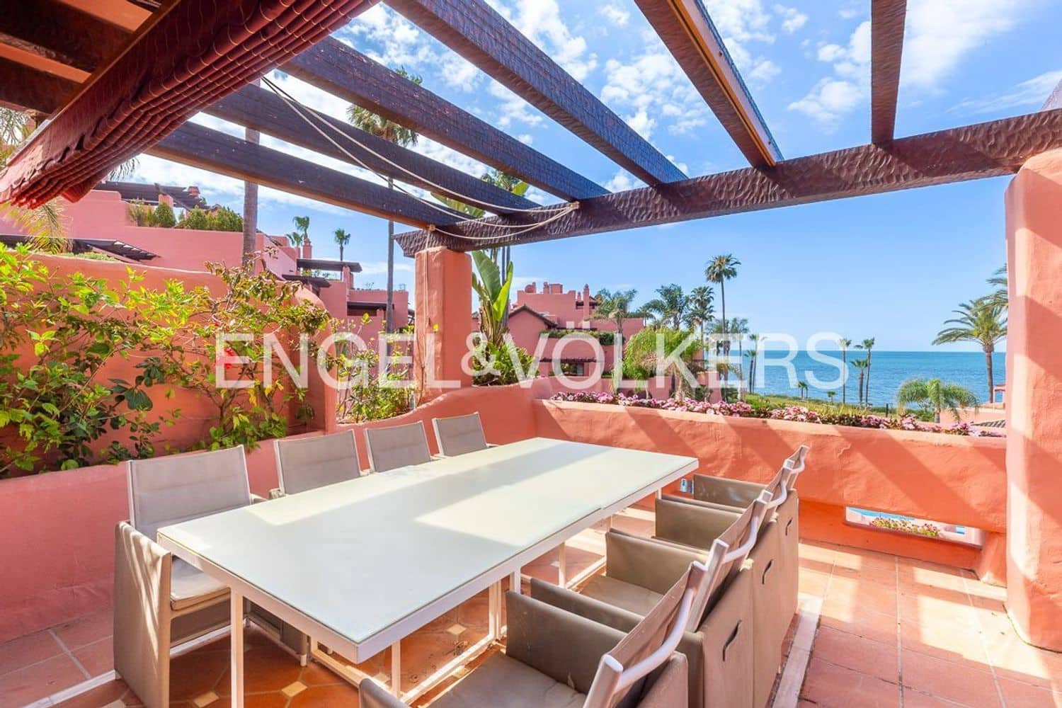 2 bedroom Apartment for sale in Guadalmansa with pool garage - € 1,475,000 (Ref: 9864082)