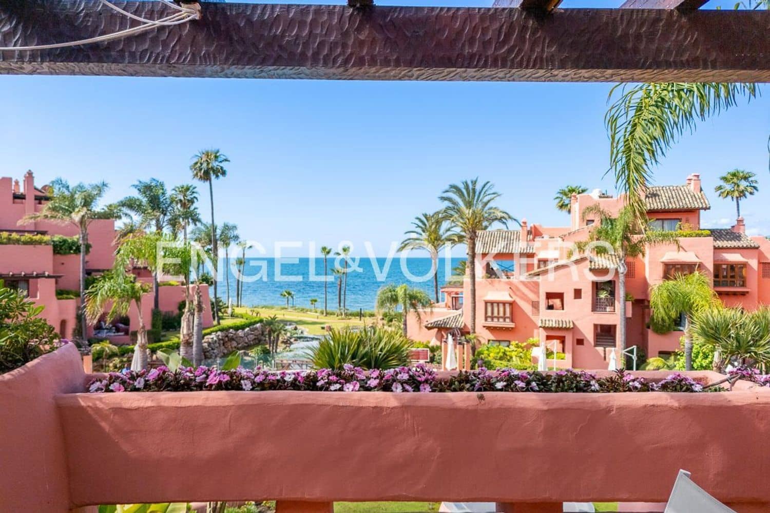 2 bedroom Apartment for sale in Guadalmansa with pool garage - € 1,475,000 (Ref: 9864082)