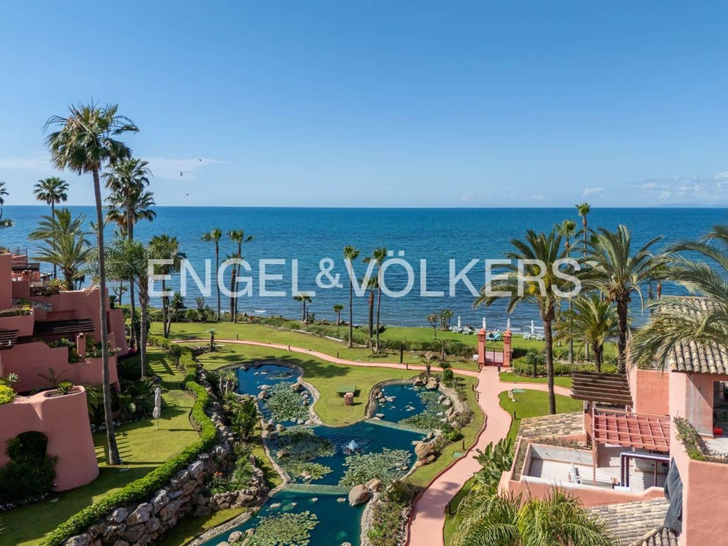 2 bedroom Apartment for sale in Guadalmansa with pool garage - € 1,475,000 (Ref: 9864082)