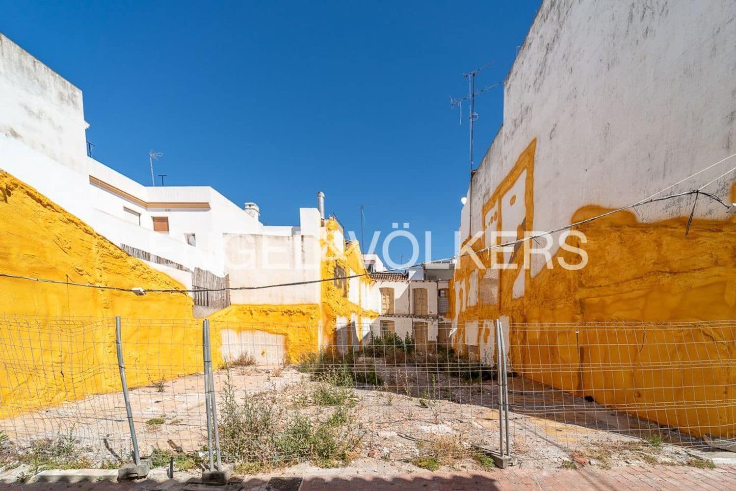 Ubebygd land til salgs i Estepona - € 1 160 000 (Ref: 9864083)