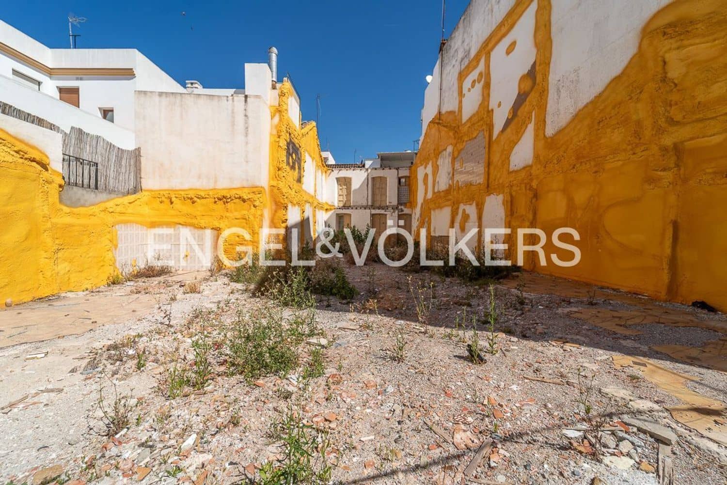 Ubebygd land til salgs i Estepona - € 1 160 000 (Ref: 9864083)