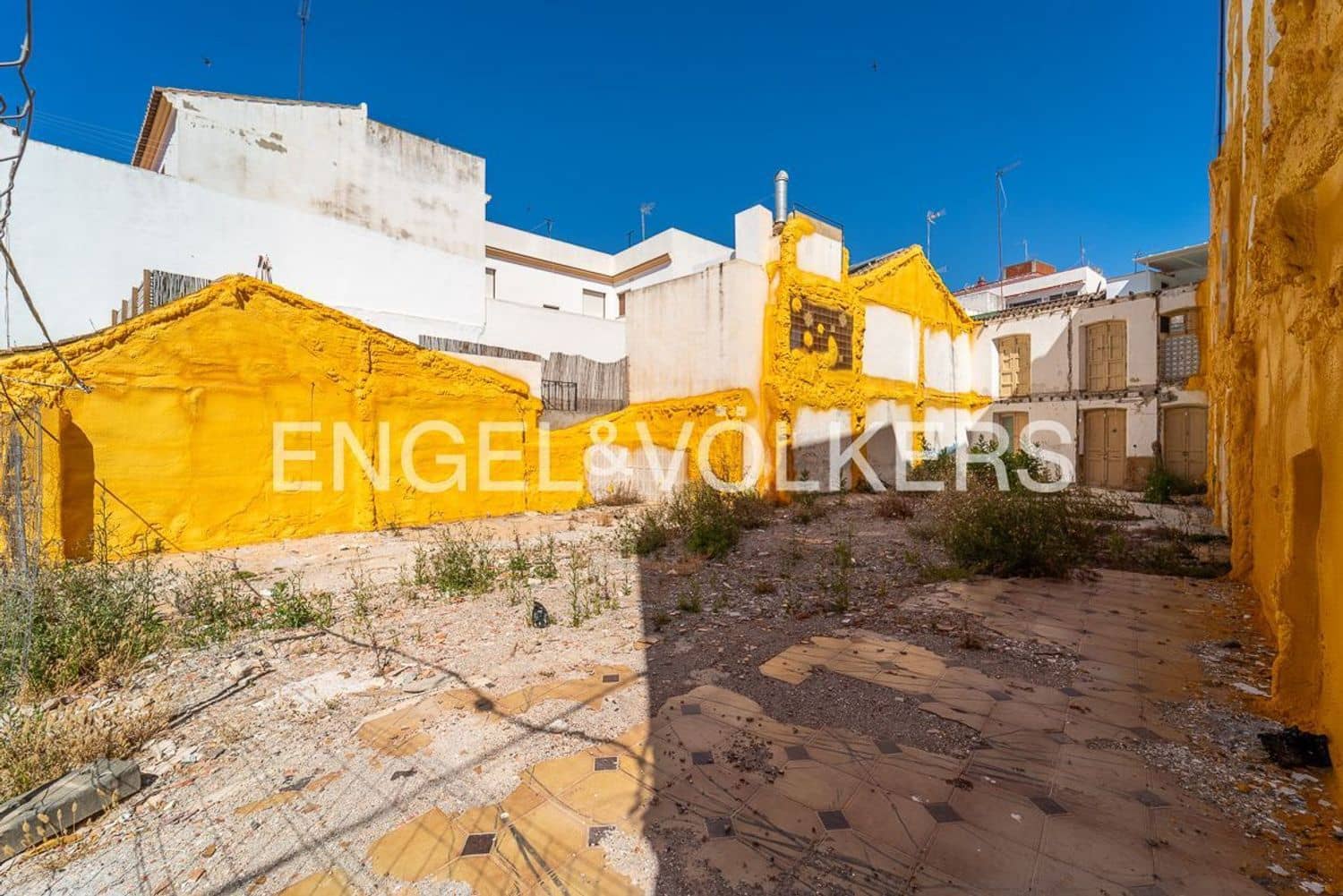 Ubebygd land til salgs i Estepona - € 1 160 000 (Ref: 9864083)