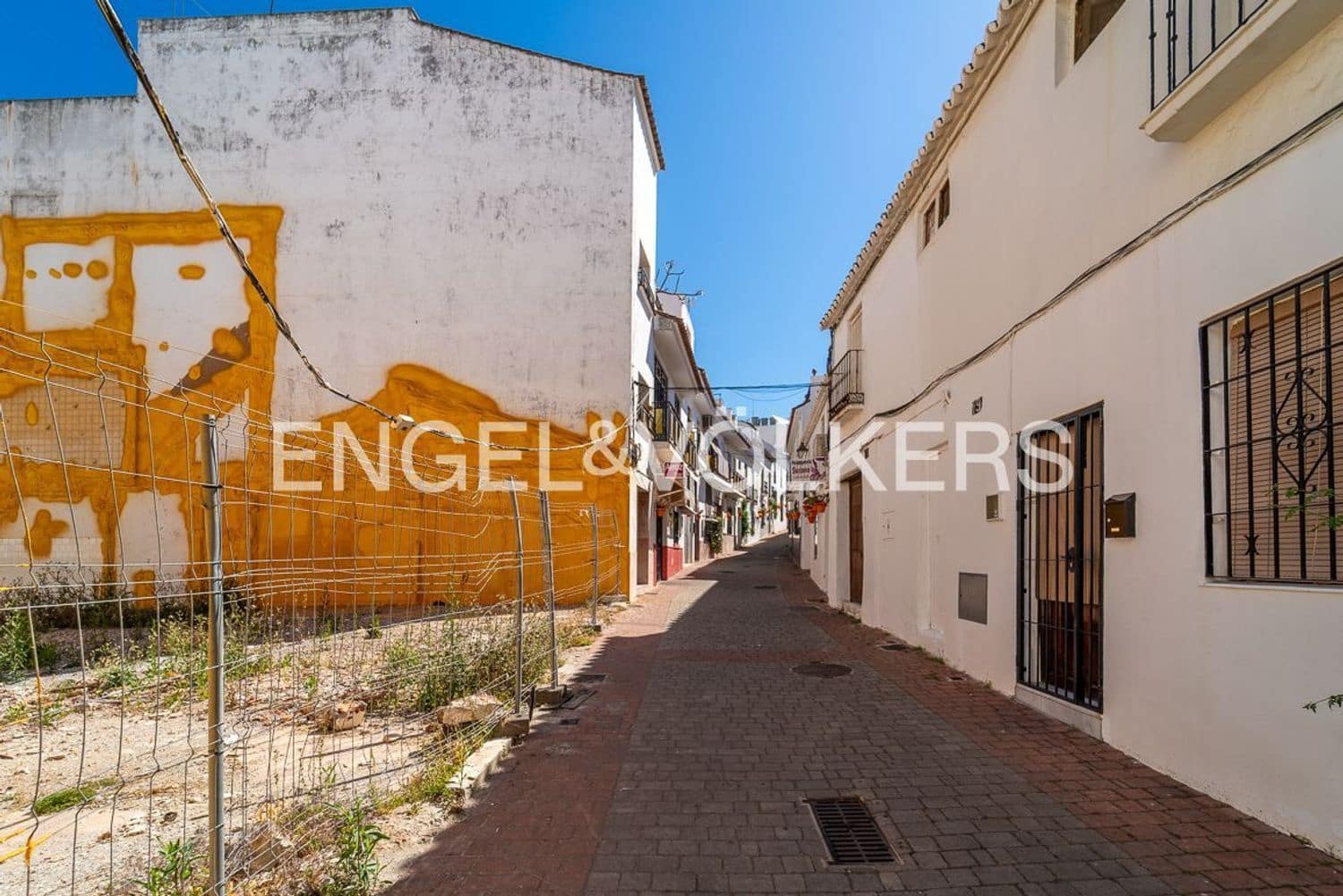 Ubebygd land til salgs i Estepona - € 1 160 000 (Ref: 9864083)